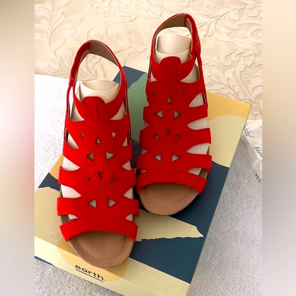 earth cerris platform sandal